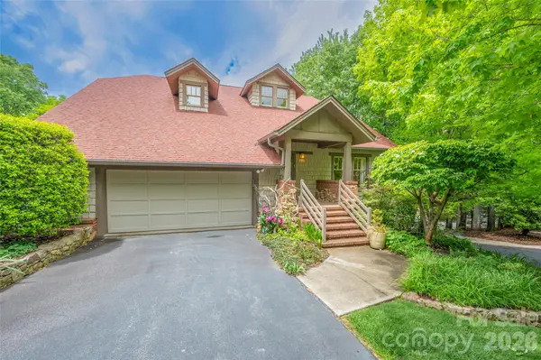 4 Lacoste Drive, Hendersonville, NC 28739