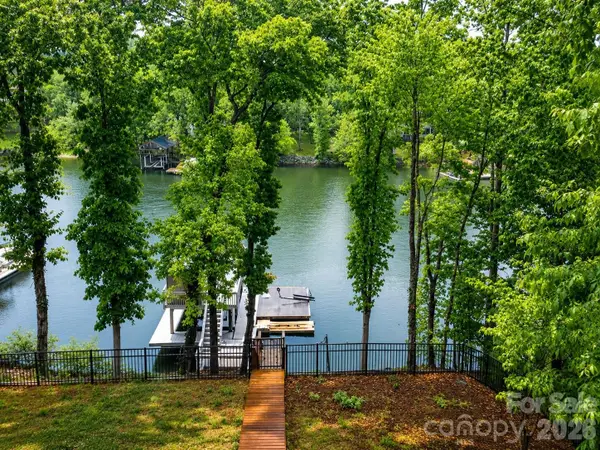 16121 Tana Tea Circle, Tega Cay, SC 29708