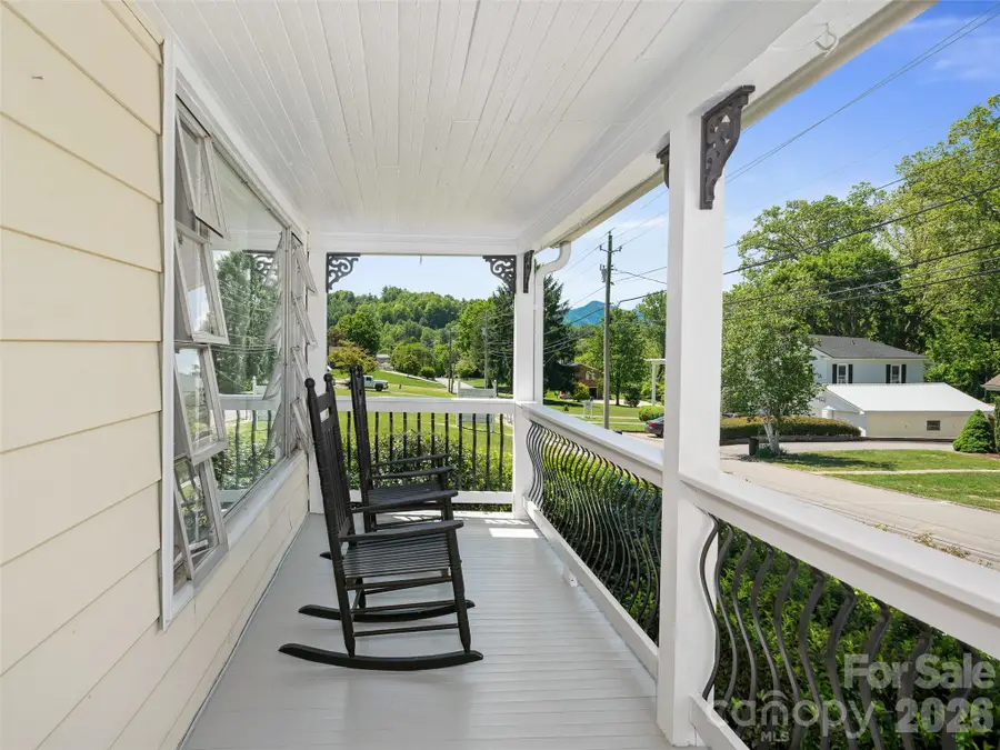 118 Robertson Street, Burnsville, NC 28714 - #3