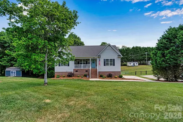 3353 48th Avenue Lane Ne, Hickory, NC 28601