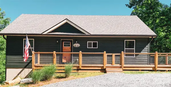 143 Eagles Avenue, Lake Lure, NC 28746