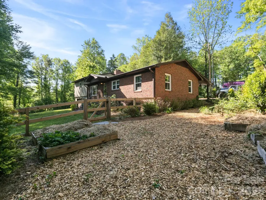 97 Columbia Circle, Hendersonville, NC 28792 - #3