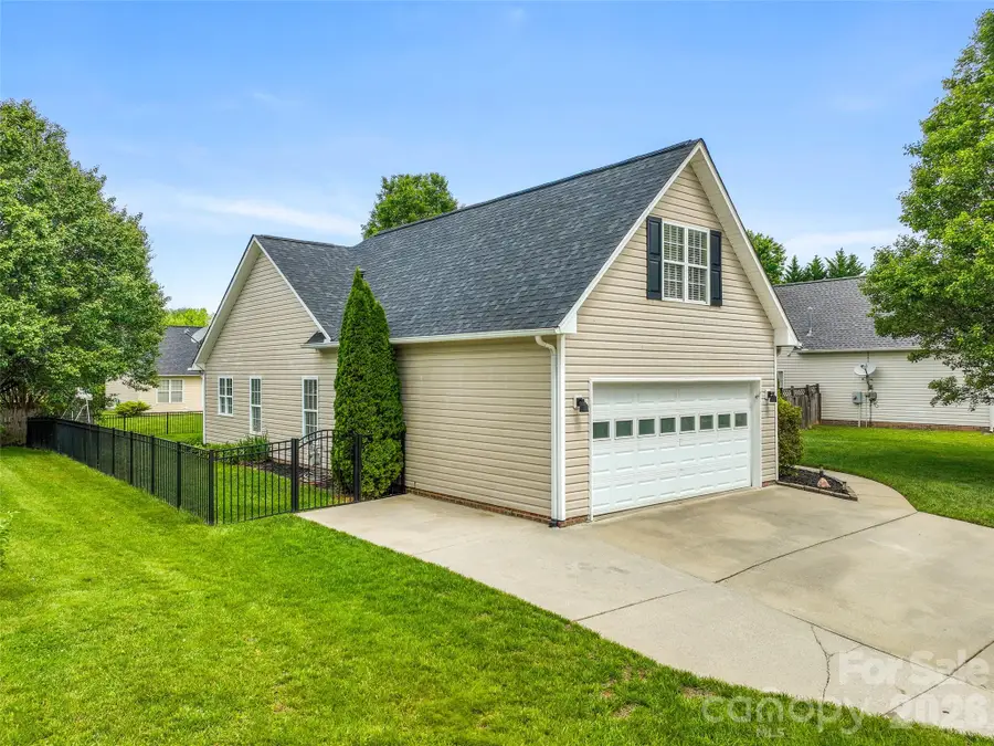 182 Misty Valley Road, Fletcher, NC 28732 - #3