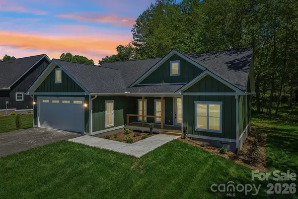 36 Haywood Crossing Drive, Hendersonville, NC 28791