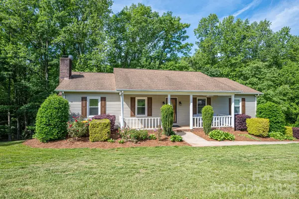 6097 Tuckborough Road, Hickory, NC 28602