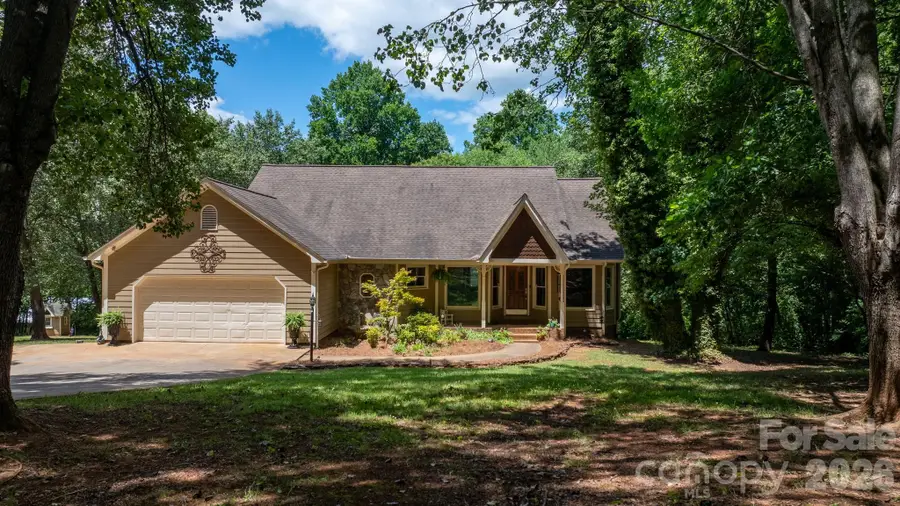4093 Fairview Drive, Maiden, NC 28650 - #2