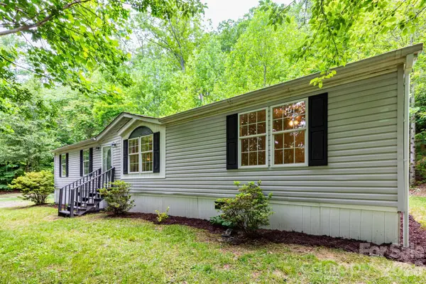 61 Blue Mountain Road, Fairview, NC 28730