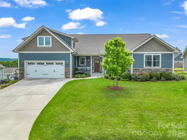 27 Spelter Street, Hendersonville, NC 28792