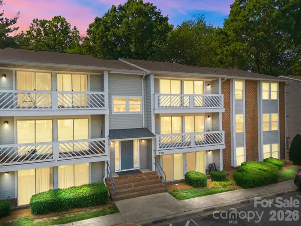 9501 Shannon Green Drive, Charlotte, NC 28213