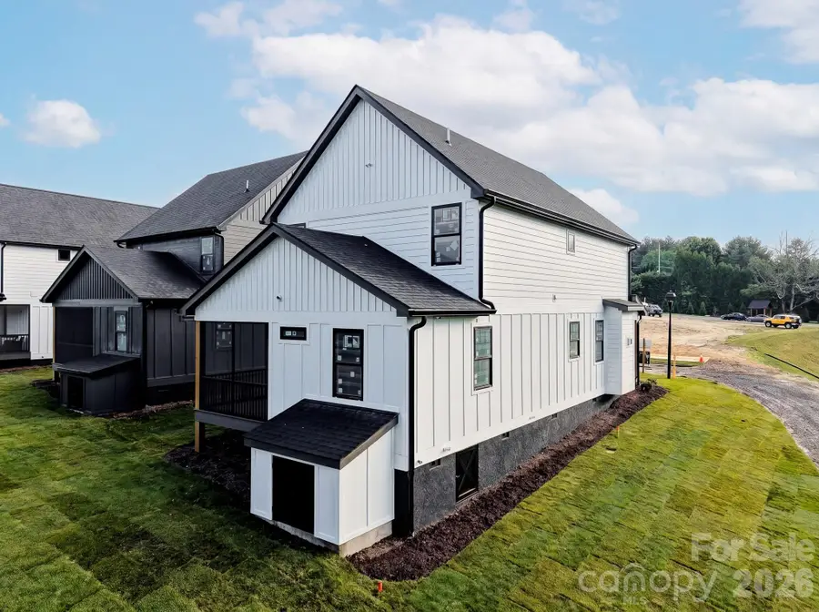 18 S Martha Kate Drive, Hendersonville, NC 28792 - #2