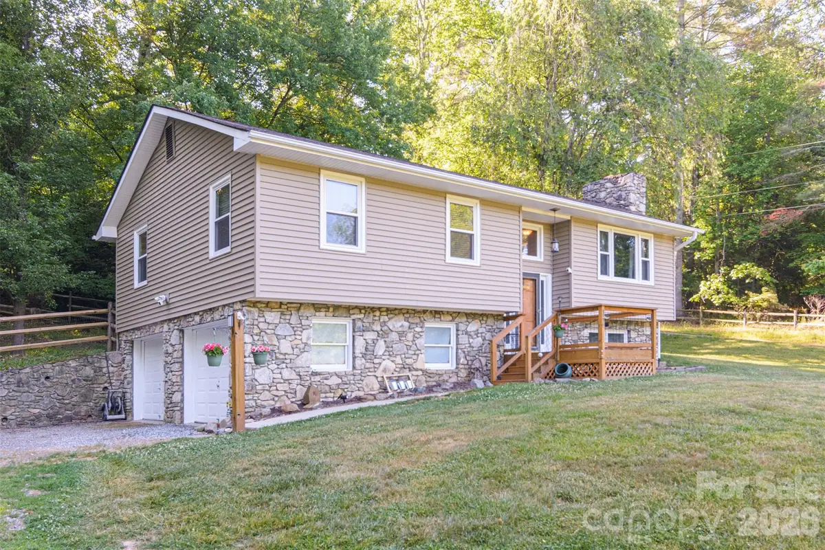 12 Mid Court Drive, Asheville, NC 28804 - #1
