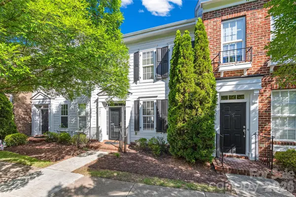 9821 Longstone Lane, Charlotte, NC 28277