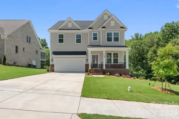 909 Pine Forest Road, Charlotte, NC 28214