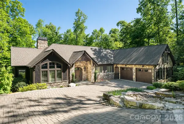 2 Cherokee Orchard Court, Fairview, NC 28730