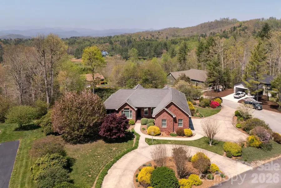28 Tudor Crescent Court, Hendersonville, NC 28739 - #2