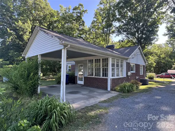209 S Roxford Road, Kings Mountain, NC 28086