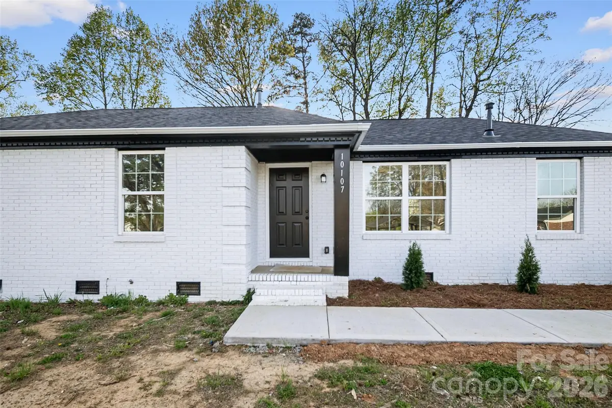 10107 Clairemore Place, Charlotte, NC 28216 - #1
