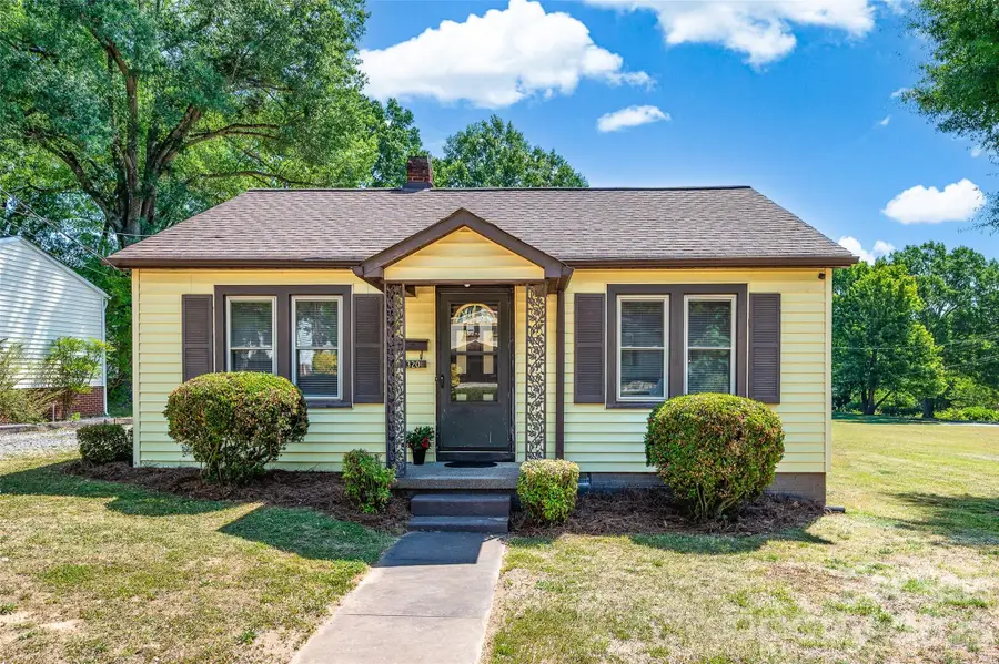 320 Cook Street, Mooresville, NC 28115 - #2