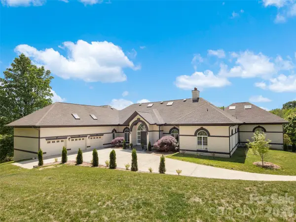 813 Rickel Drive, Hendersonville, NC 28739