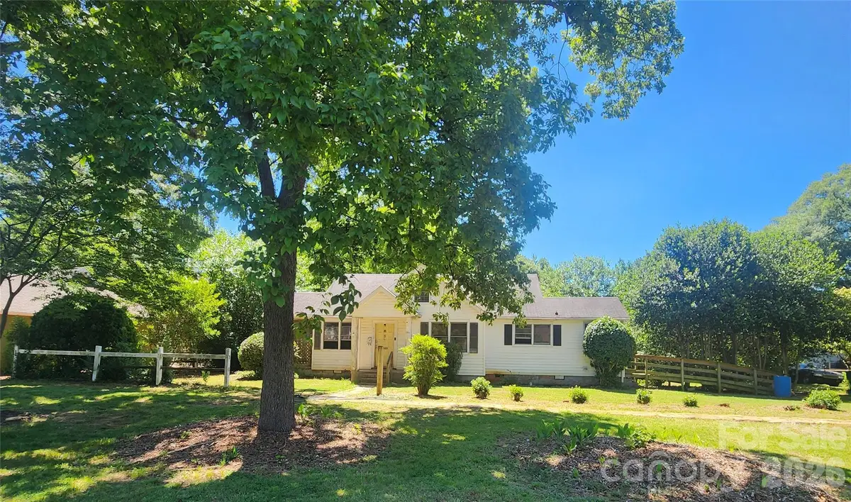 5510 Allen Road E, Charlotte, NC 28269 - #1