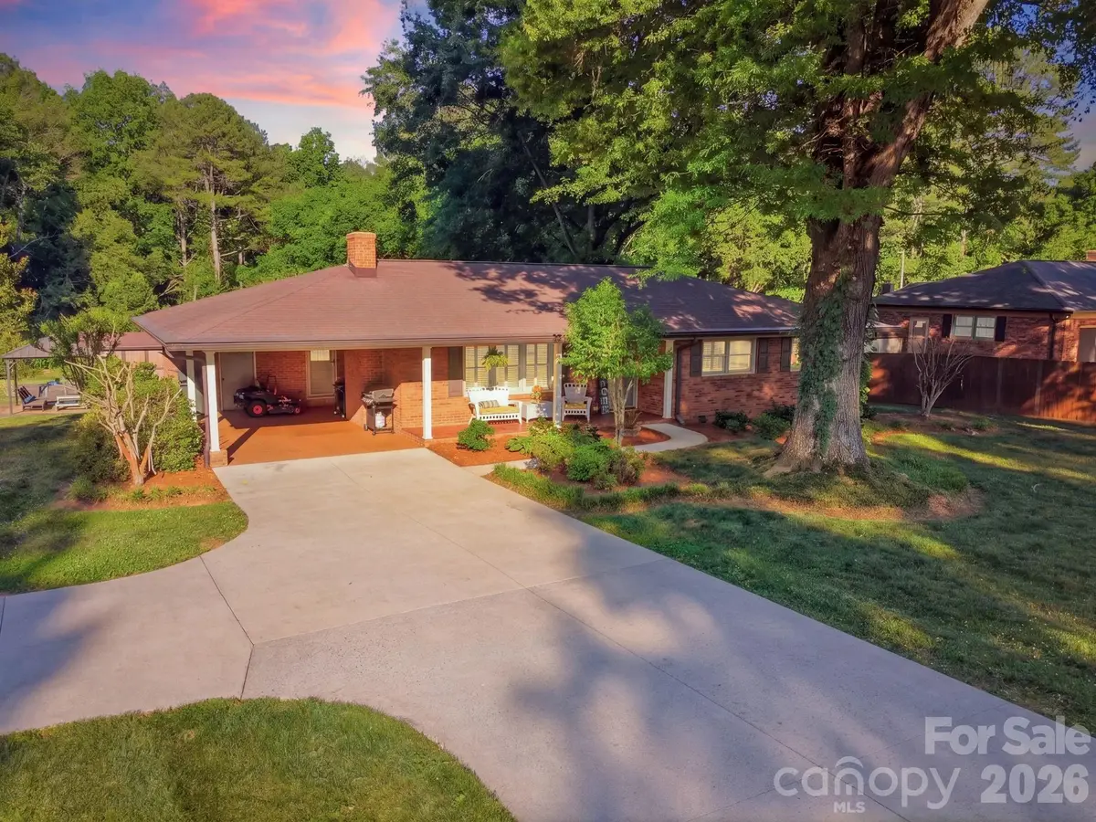 1556 Nottingham Drive, Newton, NC 28658 - #1