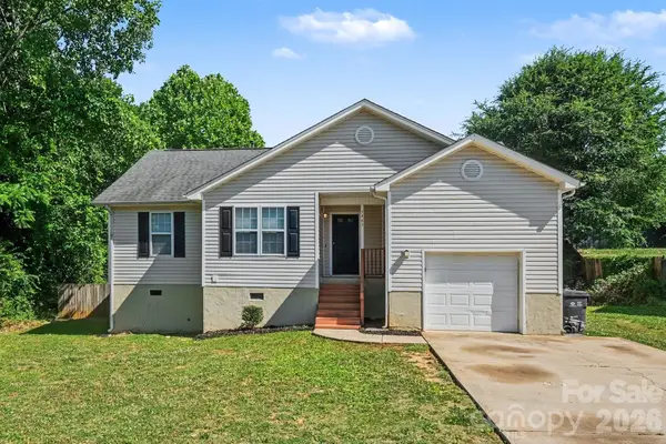 5463 Realtree Lane, Charlotte, NC 28214