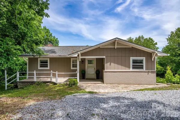 69 Milburn Lane, Hendersonville, NC 28792