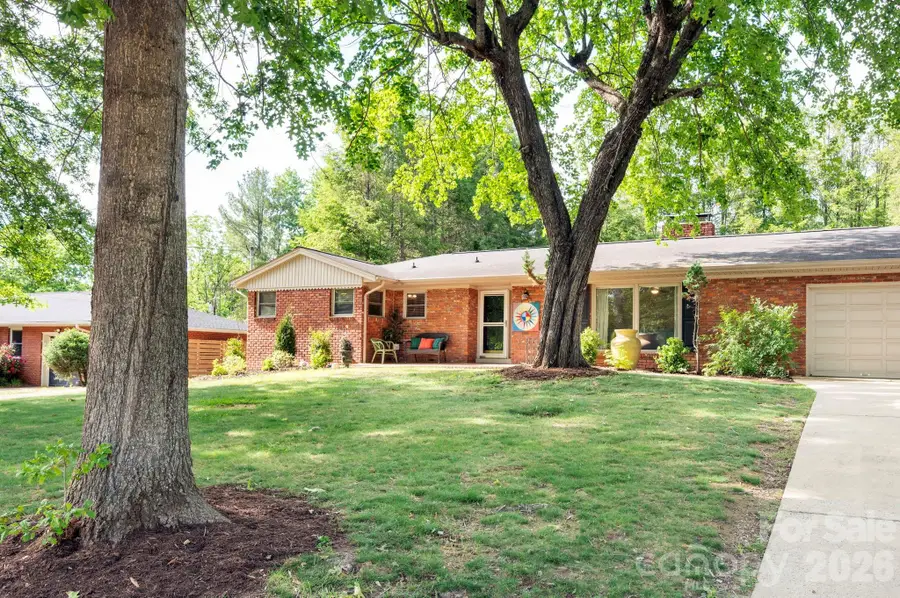 25 Bevlyn Drive, Asheville, NC 28803 - #2