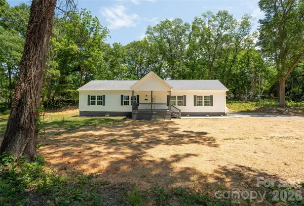 102 E Wilkins Street, Dallas, NC 28034