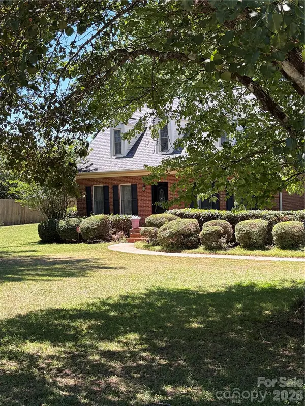 402 S Providence Road, Waxhaw, NC 28173