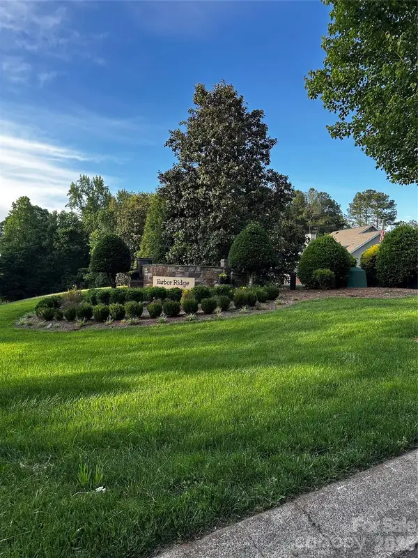 308 Harbor Watch Drive, Connelly Springs, NC 28612