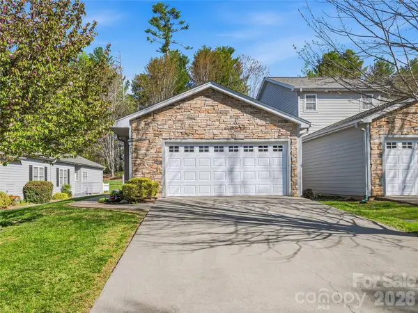23 Holiday Drive, Arden, NC 28704