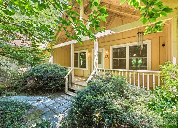 21 Winterview Trail, Hendersonville, NC 28739
