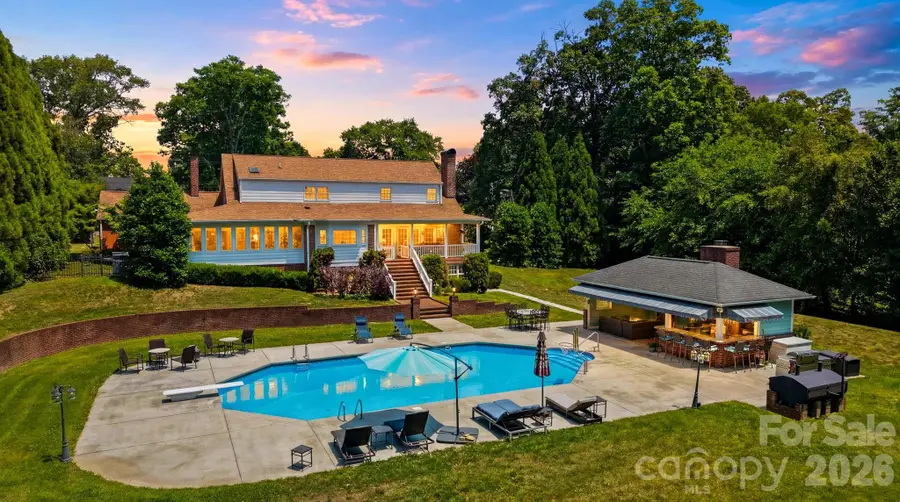 1013 14th Avenue Drive Nw, Hickory, NC 28601 - #2