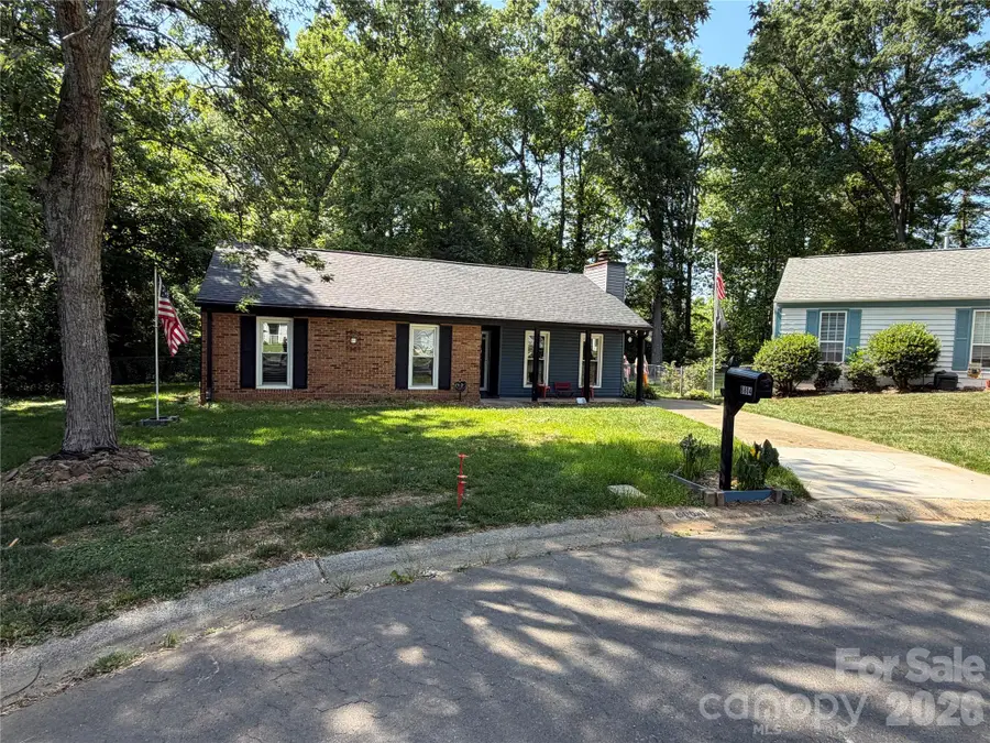6804 Delta Lake Drive, Charlotte, NC 28215 - #2