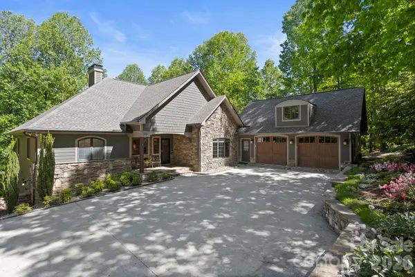 20 Fernridge Court, Flat Rock, NC 28731