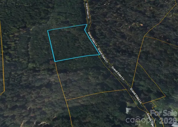 1585 Grand Oaks Lane, Hickory, NC 28602