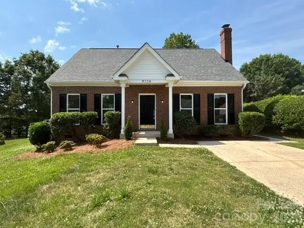 9716 Pernell Lane, Charlotte, NC 28213