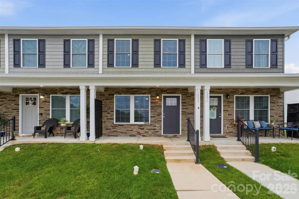 1629 Oak Leaf Drive, Hickory, NC 28601 - #1