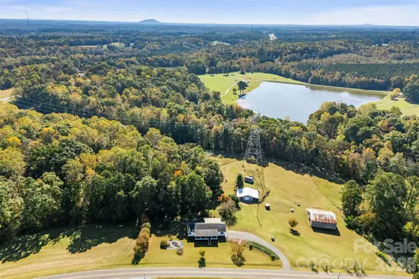 320 Huffstetler Lake Road, Dallas, NC 28034