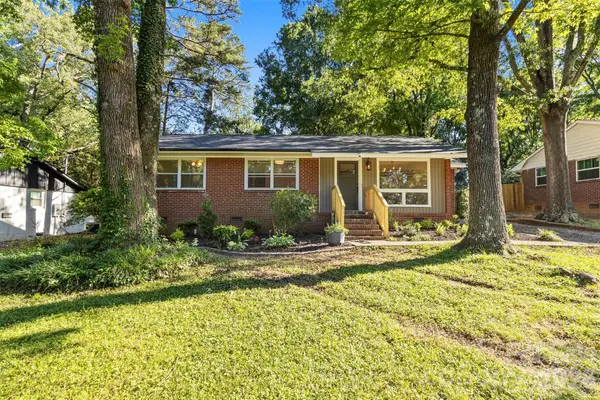 3840 Colebrook Road, Charlotte, NC 28215