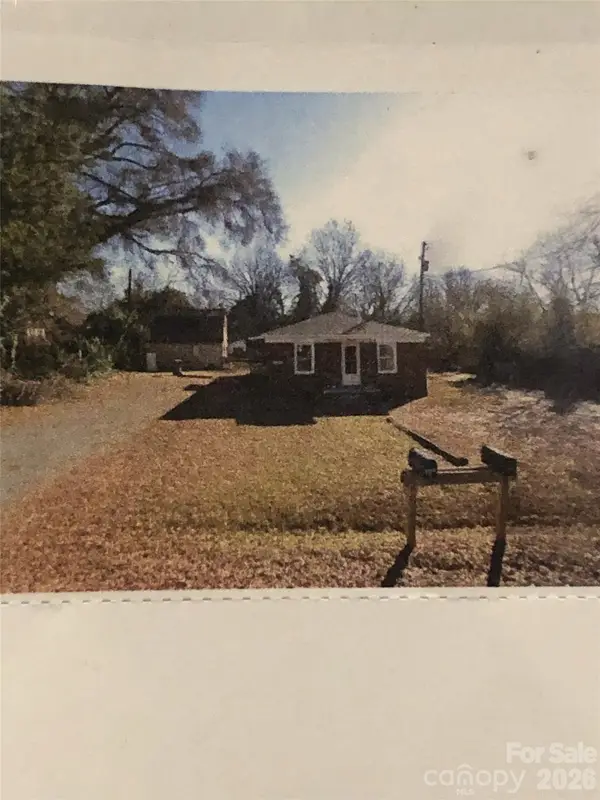 5323 Eaton Circle, Charlotte, NC 28208