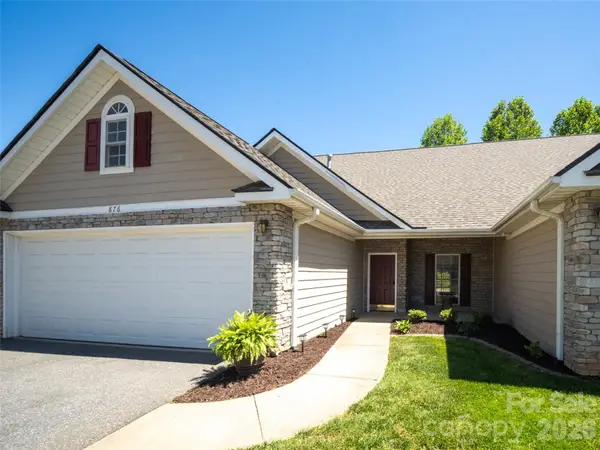 876 W Pointe Drive, Asheville, NC 28806