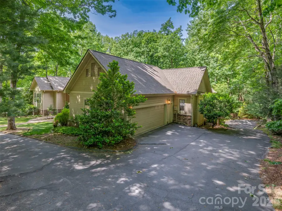 110 Little Cherokee Ridge, Hendersonville, NC 28739 - #2