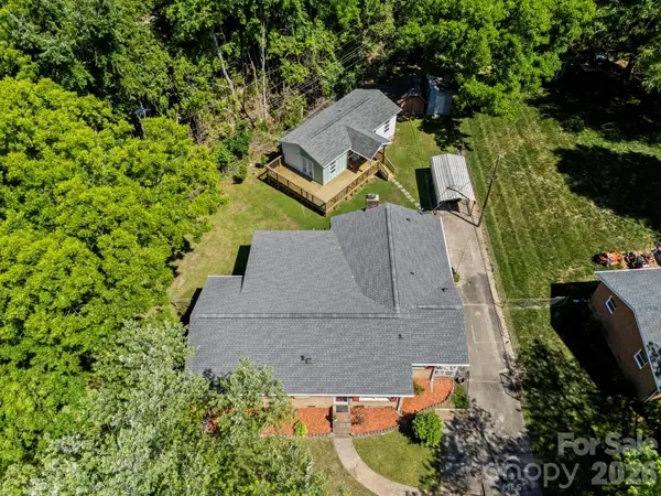 3326 Dunaire Drive, Charlotte, NC 28205
