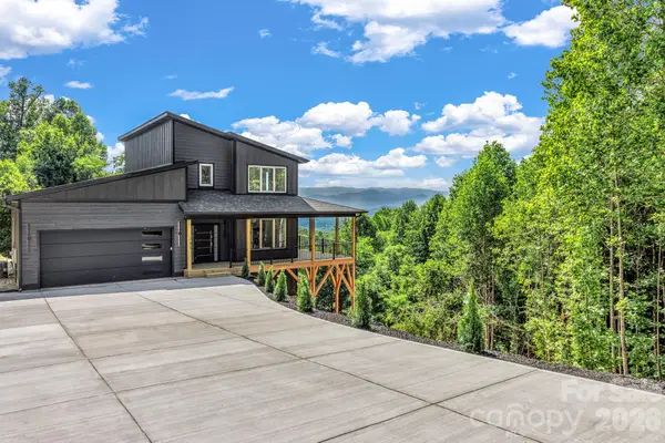 221 Coopers Drive, Hendersonville, NC 28739