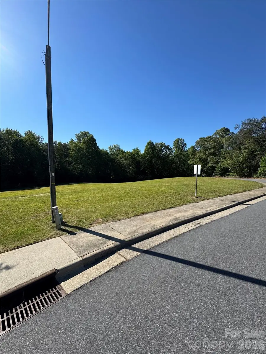 902 Barrington Drive Ne, Lenoir, NC 28645 - #2
