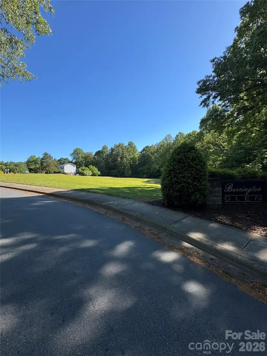 902 Barrington Drive Ne, Lenoir, NC 28645 - #3