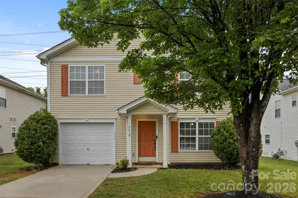 6618 Wicked Oak Lane, Charlotte, NC 28216