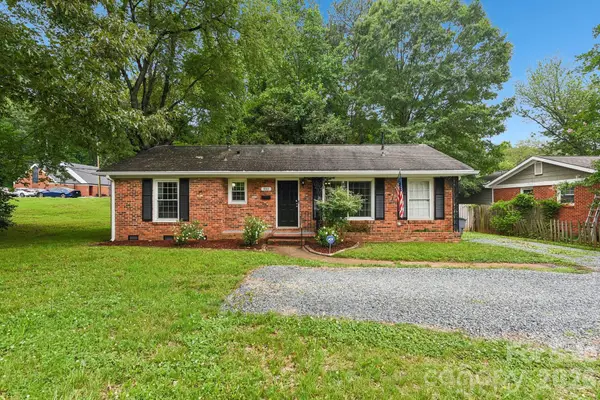 933 Clanton Road, Charlotte, NC 28217